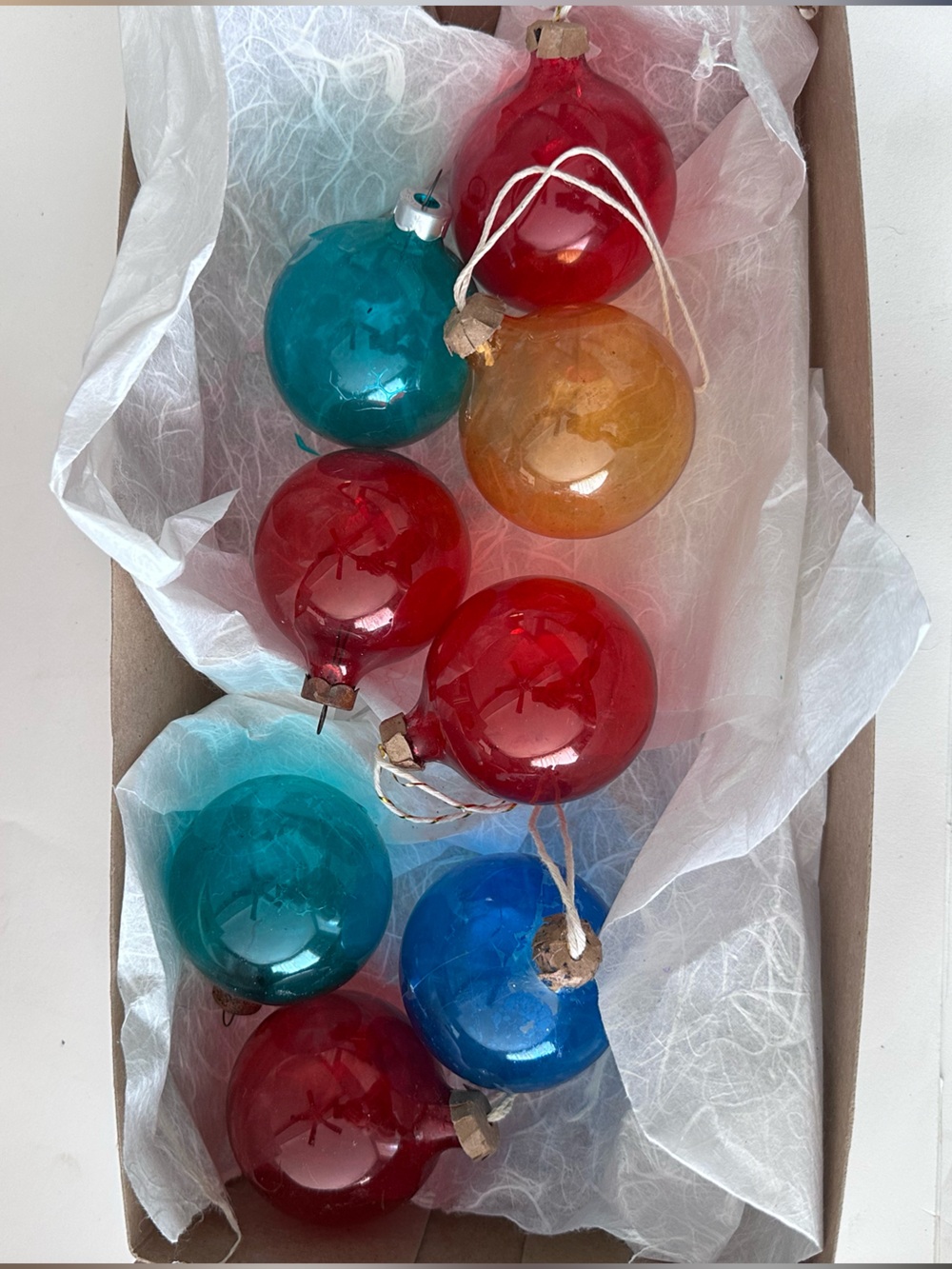 BOX OF 8 UNSILVERED ORNAMENTS MULTI-COLOR